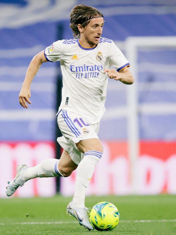 2025 年 10 月 27 日：台湾大赛（CPBL）乐天桃猿 4-1 击退中信兄弟，夺得转手后首座冠军