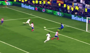 半场战报：尤文2-1卡利亚里，伊尔迪兹双响，弗拉霍维奇伤退