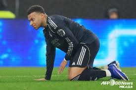 [流言板]詹姆斯：芬尼-史密斯是赢家球员，他完成了三个关键回合48亮116回复